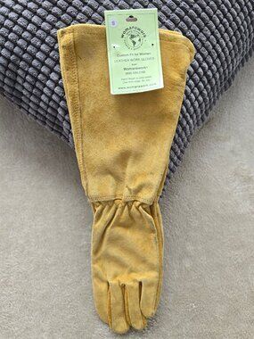 NWT WOMANWORKS Leather glove small